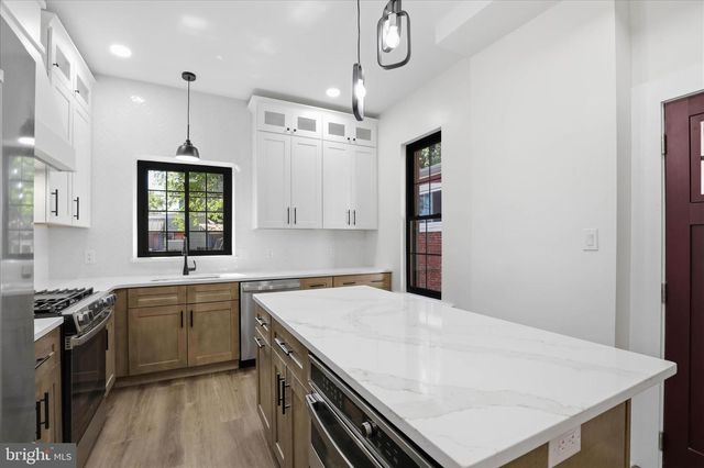530 PARK AVE, Lancaster, PA 17602