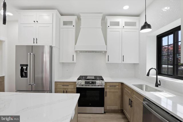 530 PARK AVE, Lancaster, PA 17602