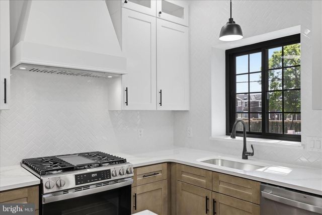 530 PARK AVE, Lancaster, PA 17602