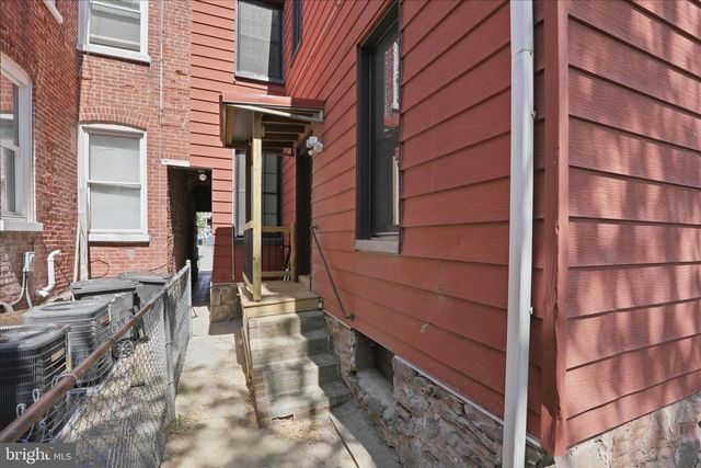530 PARK AVE, Lancaster, PA 17602