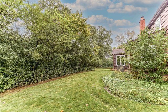 1495 NORTHWOODS Circle, Deerfield, IL 60015