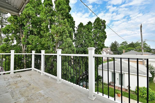 6227 N Naper Avenue, Chicago, IL 60631