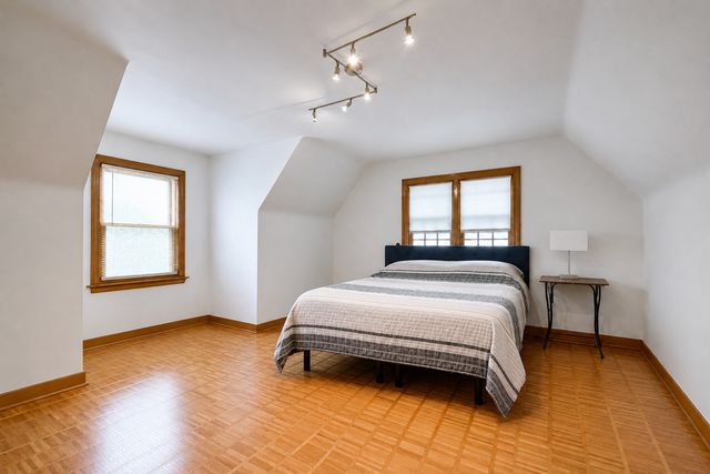 6227 N Naper Avenue, Chicago, IL 60631