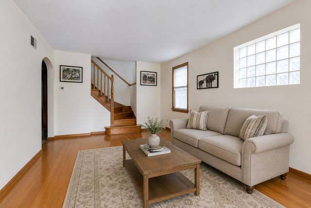 6227 N Naper Avenue, Chicago, IL 60631