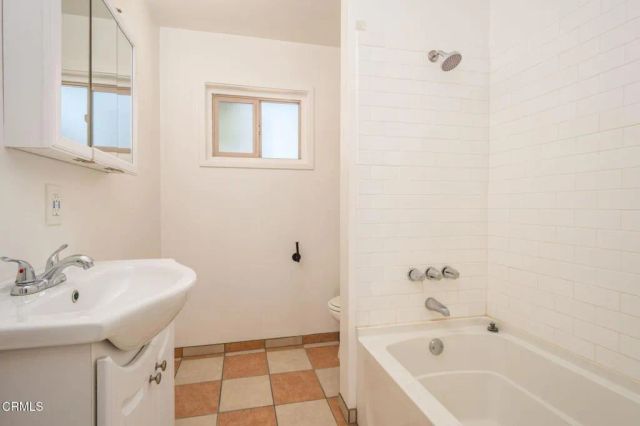 1334 Sevilla Street, Camarillo, CA 93010