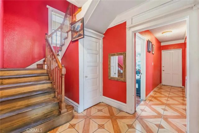 2920 Van Buren, Los Angeles, CA 90007