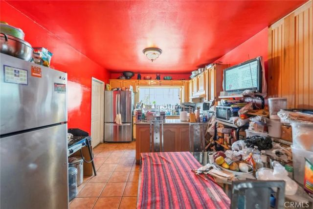 2920 Van Buren, Los Angeles, CA 90007