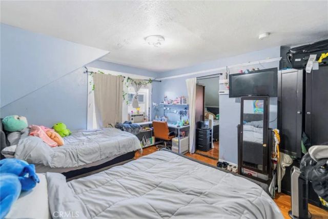 2920 Van Buren, Los Angeles, CA 90007