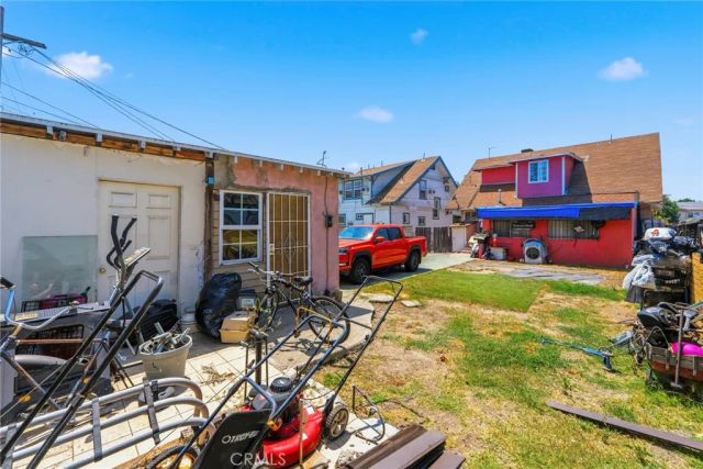 2920 Van Buren, Los Angeles, CA 90007