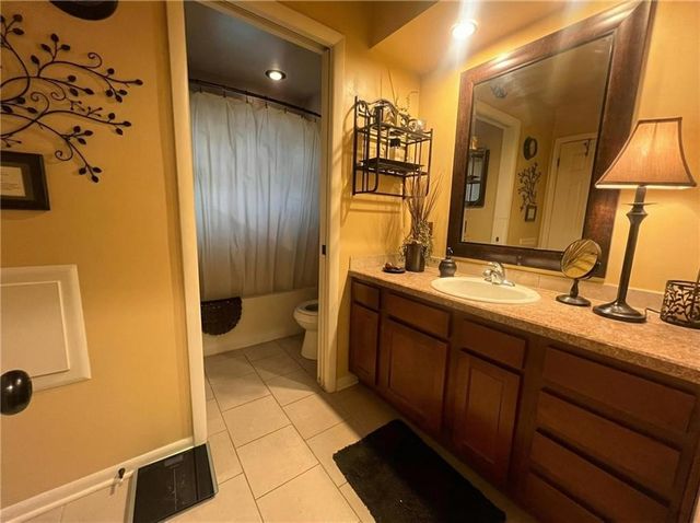 3501 Woodbury Street, Independence, MO 64055