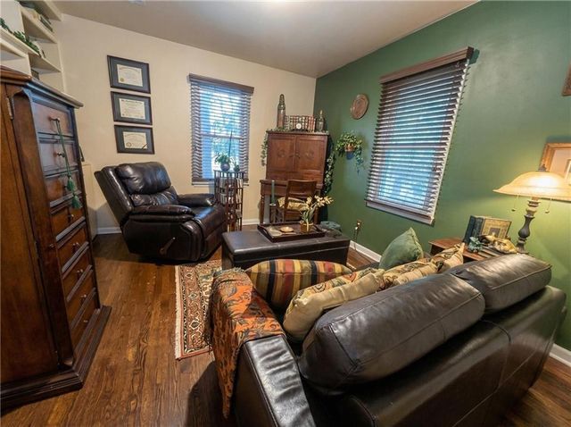 3501 Woodbury Street, Independence, MO 64055