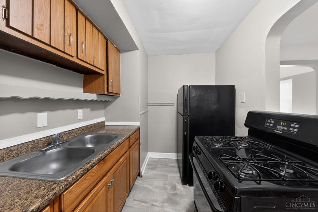 1947 W North Bend Road, Cincinnati, OH 45224