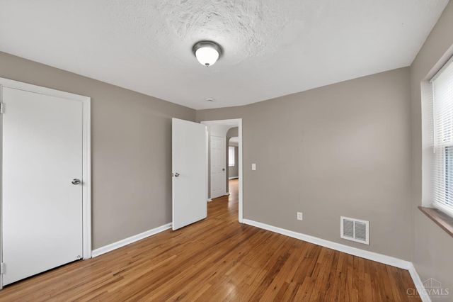 1947 W North Bend Road, Cincinnati, OH 45224