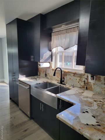 9333 Katherine Street, Taylor, MI 48180