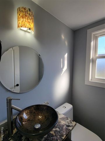 9333 Katherine Street, Taylor, MI 48180