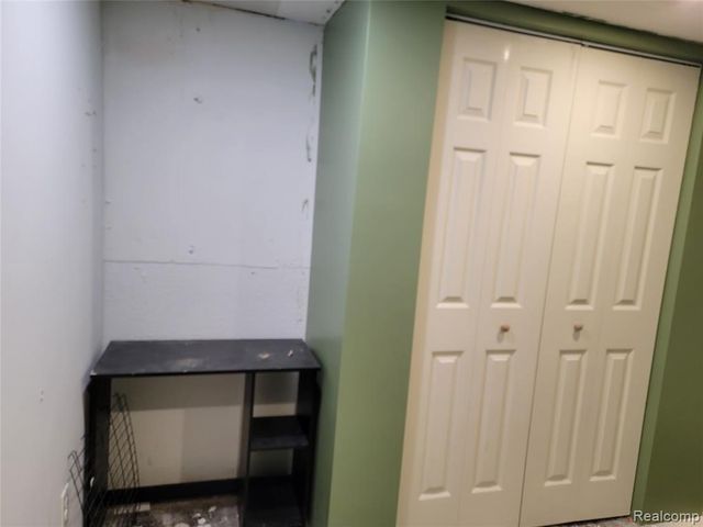 9333 Katherine Street, Taylor, MI 48180