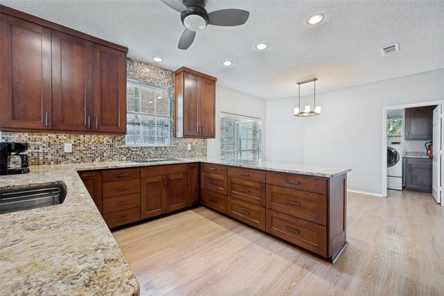 1818 Haydenbend Circle, Grapevine, TX 76051