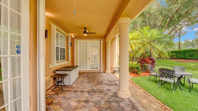 10641 Willow Oak Court, Wellington, FL 33414