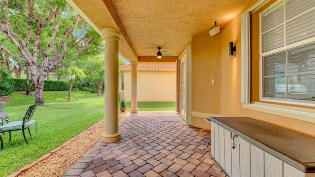 10641 Willow Oak Court, Wellington, FL 33414