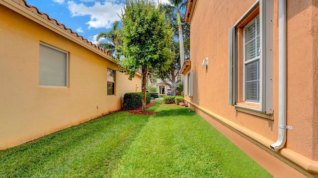 10641 Willow Oak Court, Wellington, FL 33414