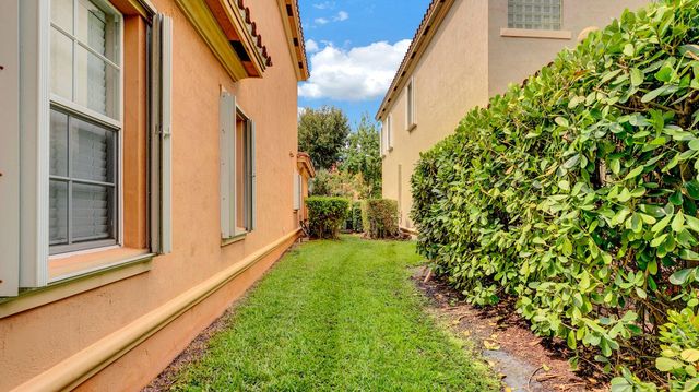 10641 Willow Oak Court, Wellington, FL 33414
