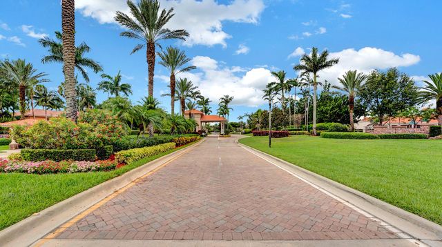 10641 Willow Oak Court, Wellington, FL 33414