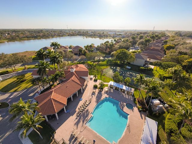 10641 Willow Oak Court, Wellington, FL 33414