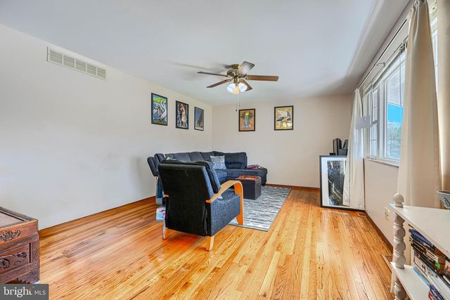 280 MACKINTOSH DR, Glen Burnie, MD 21061