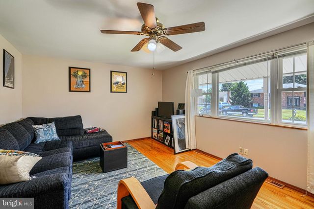 280 MACKINTOSH DR, Glen Burnie, MD 21061