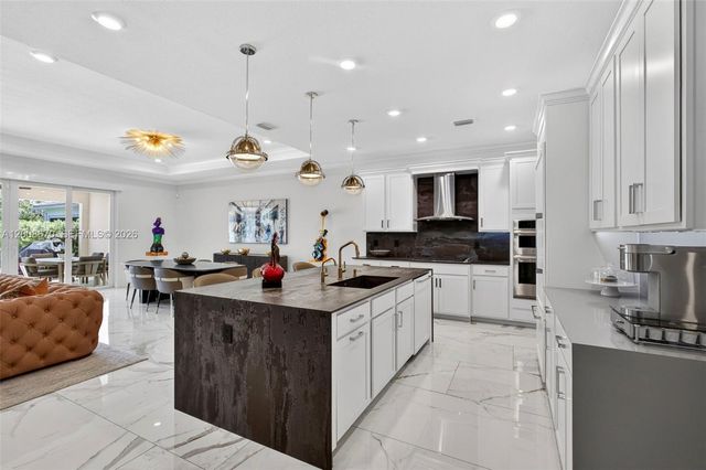 10626 Starling Way, West Palm Beach, FL 33412
