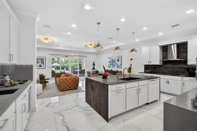 10626 Starling Way, West Palm Beach, FL 33412