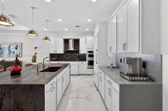 10626 Starling Way, West Palm Beach, FL 33412