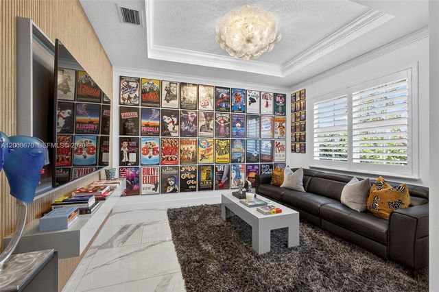 10626 Starling Way, West Palm Beach, FL 33412