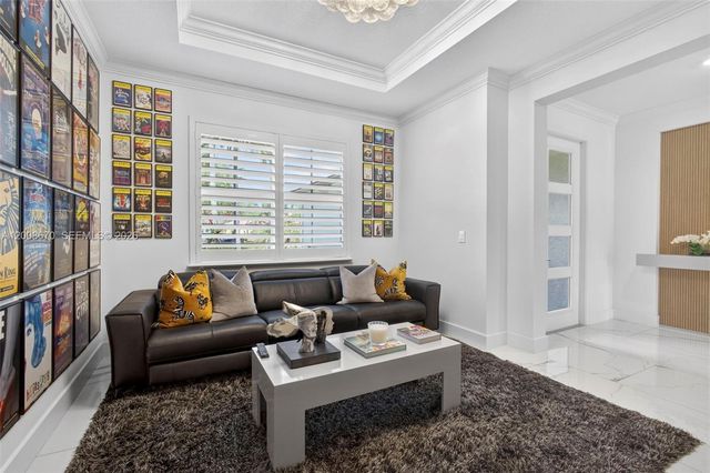 10626 Starling Way, West Palm Beach, FL 33412