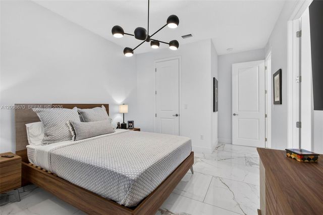 10626 Starling Way, West Palm Beach, FL 33412