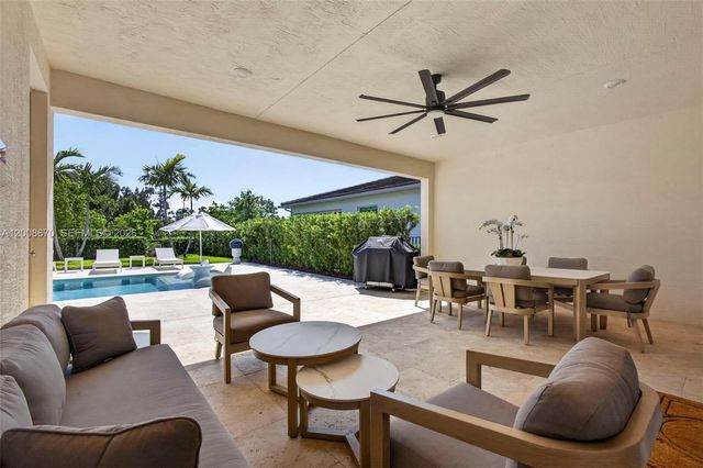 10626 Starling Way, West Palm Beach, FL 33412