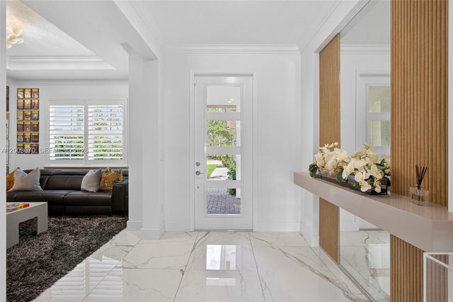 10626 Starling Way, West Palm Beach, FL 33412