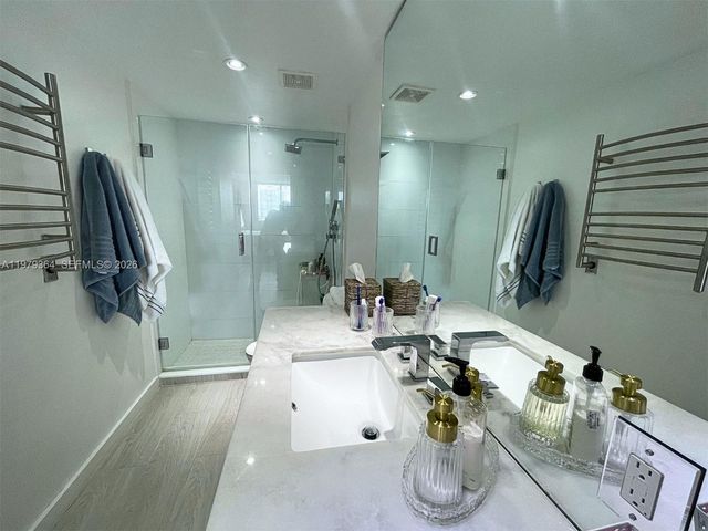 500 Bayview Dr 1123, Sunny Isles Beach, FL 33160