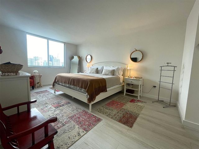 500 Bayview Dr 1123, Sunny Isles Beach, FL 33160