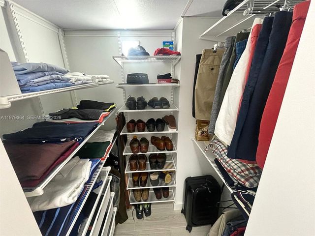 500 Bayview Dr 1123, Sunny Isles Beach, FL 33160