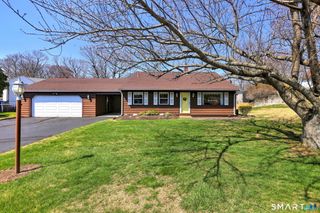 25 Cameo Court, Stratford, CT 06614