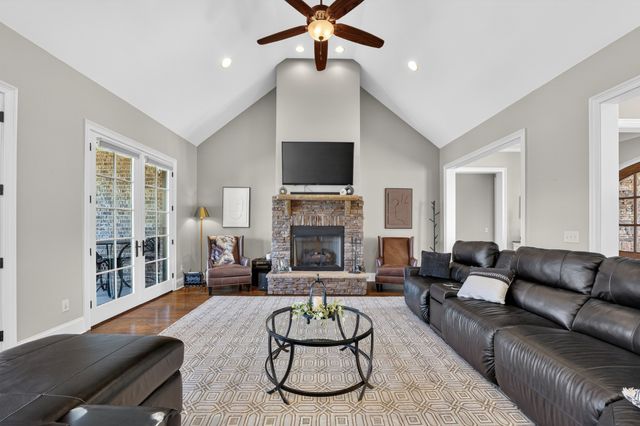 1001 Williams St, Decherd, TN 37324