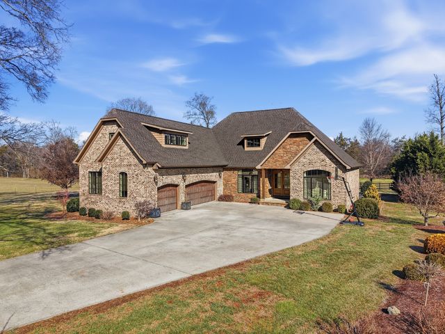 1001 Williams St, Decherd, TN 37324