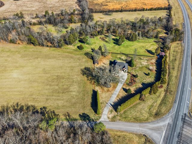 1001 Williams St, Decherd, TN 37324