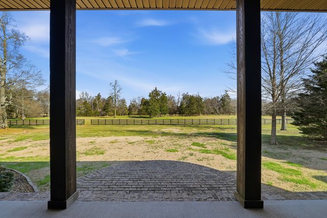 1001 Williams St, Decherd, TN 37324