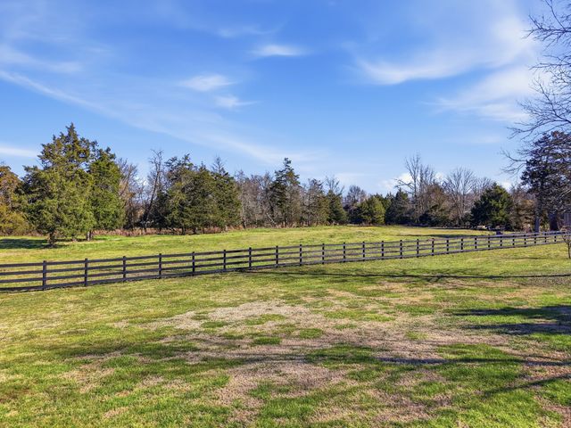 1001 Williams St, Decherd, TN 37324