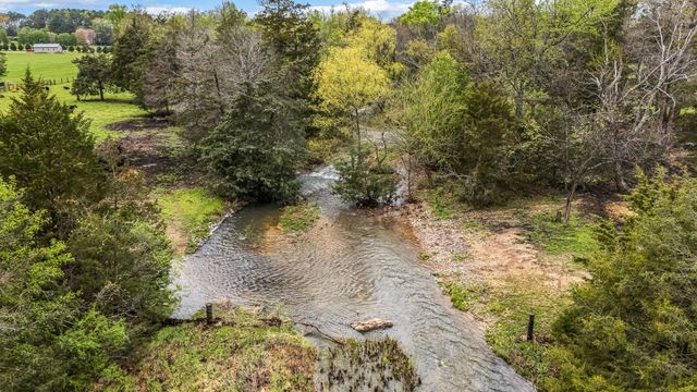 1001 Williams St, Decherd, TN 37324