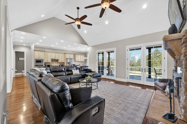 1001 Williams St, Decherd, TN 37324