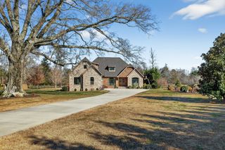 1001 Williams St, Decherd, TN 37324