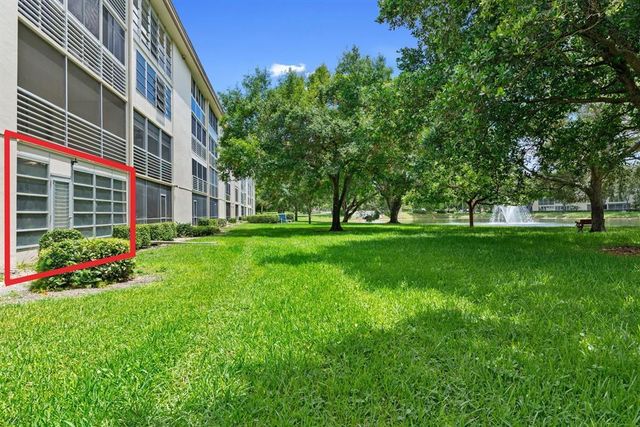 2202 Lucaya Bend M1, Coconut Creek, FL 33066